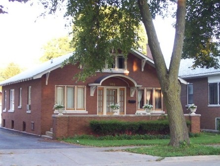 Theodore F and Anna D Latz House.jpg